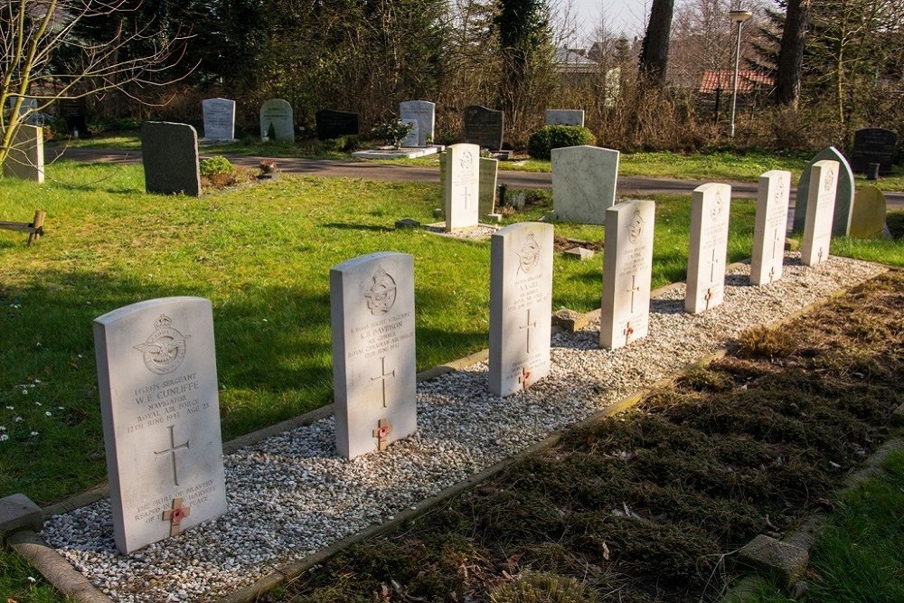 Commonwealth War Graves Duinrust Beverwijk #1