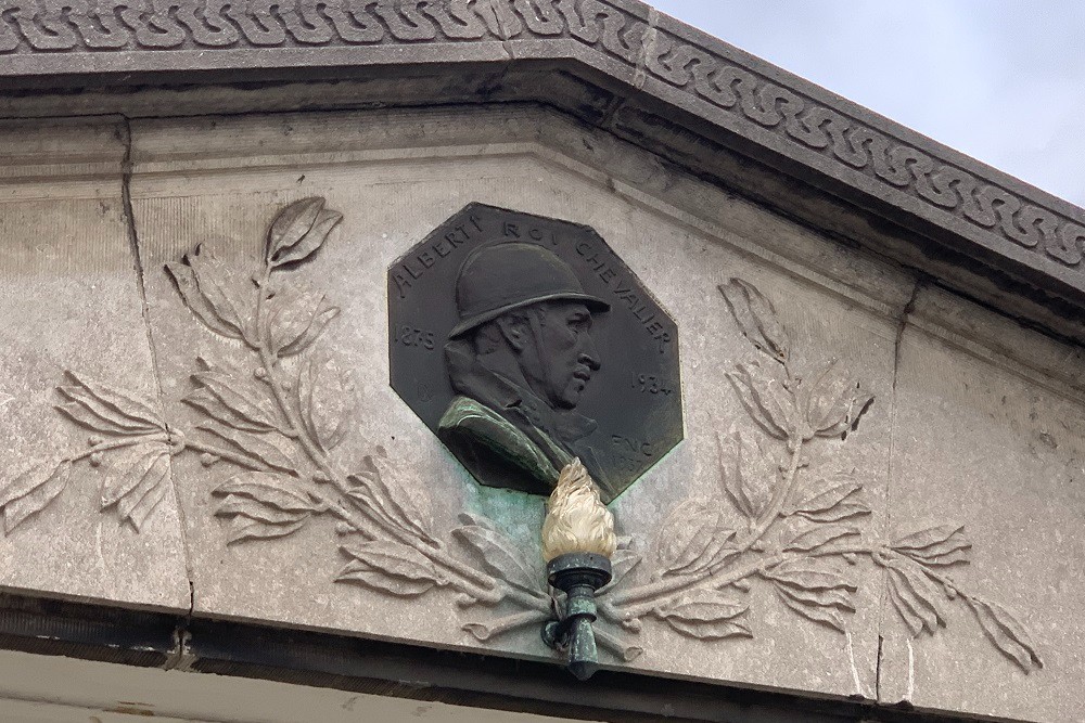 War Memorial Chenée #2