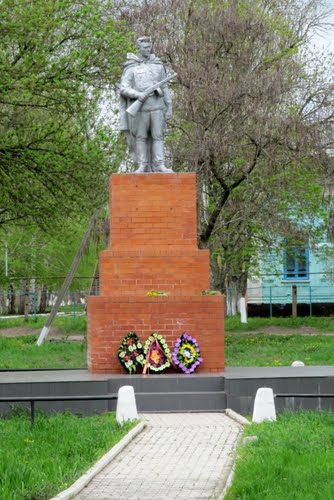 Mass Grave Russian Soldiers & War Memorial #3