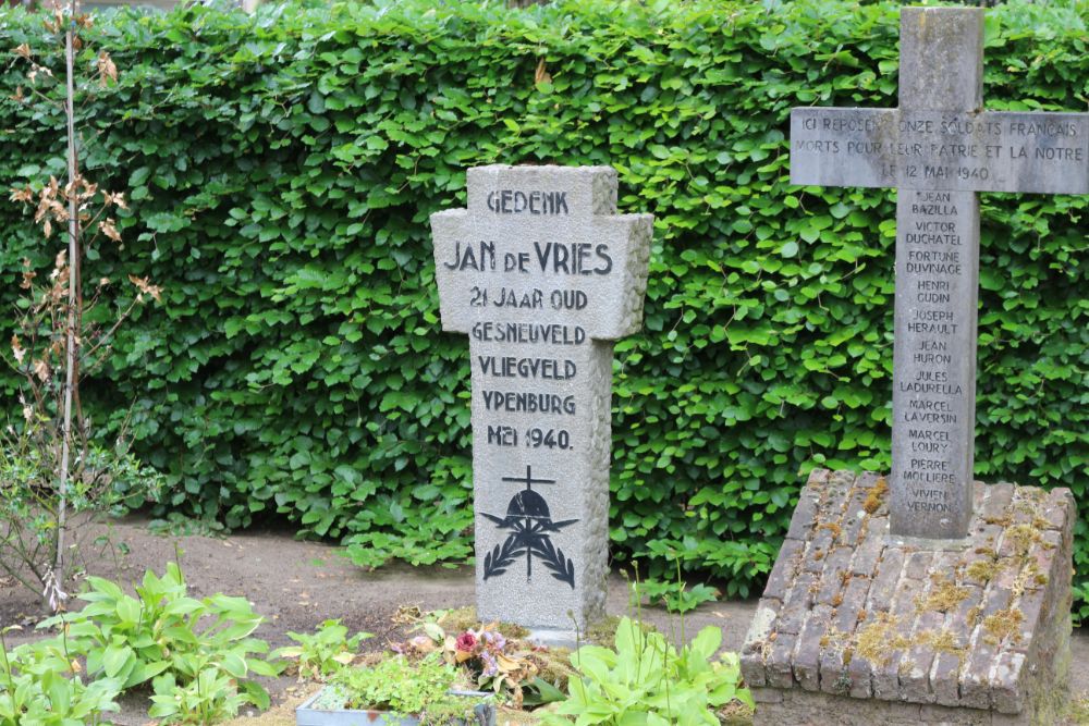 Dutch War Grave Roman Catholic Churchyard Diessen #1
