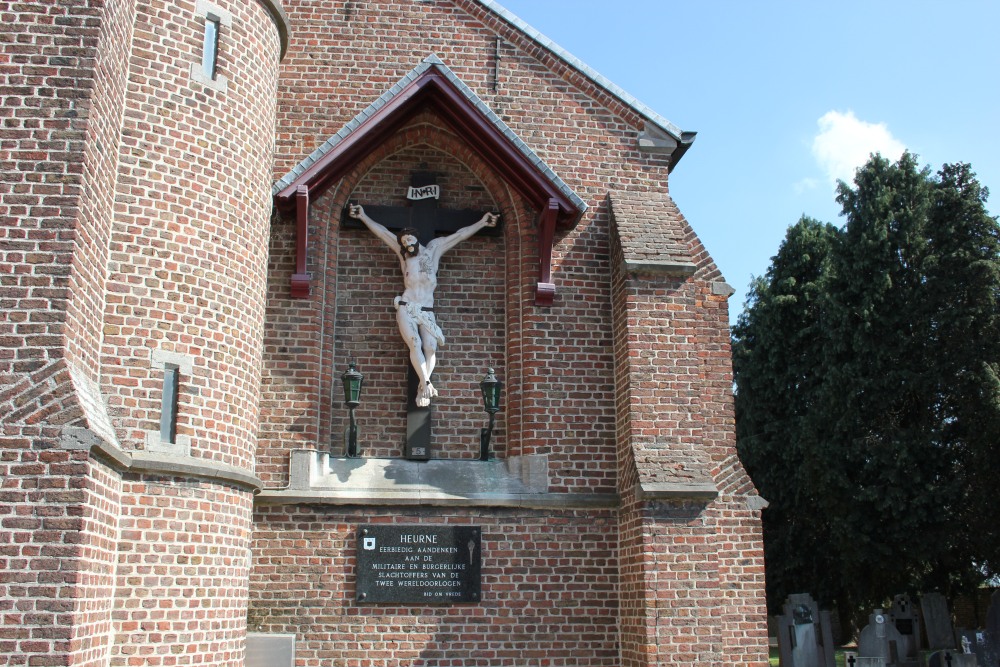 War Memorial Heurne #1