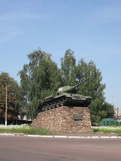 Bevrijdingsmonument (T-34/85 Tank) Nizhyn #1