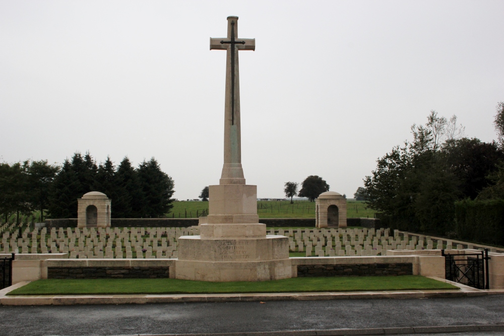 Commonwealth War Cemetery La Targette