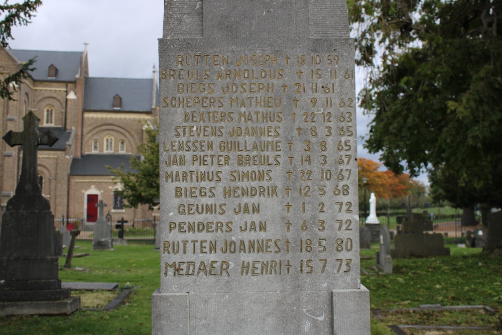 Oorlogsmonument Leut #4