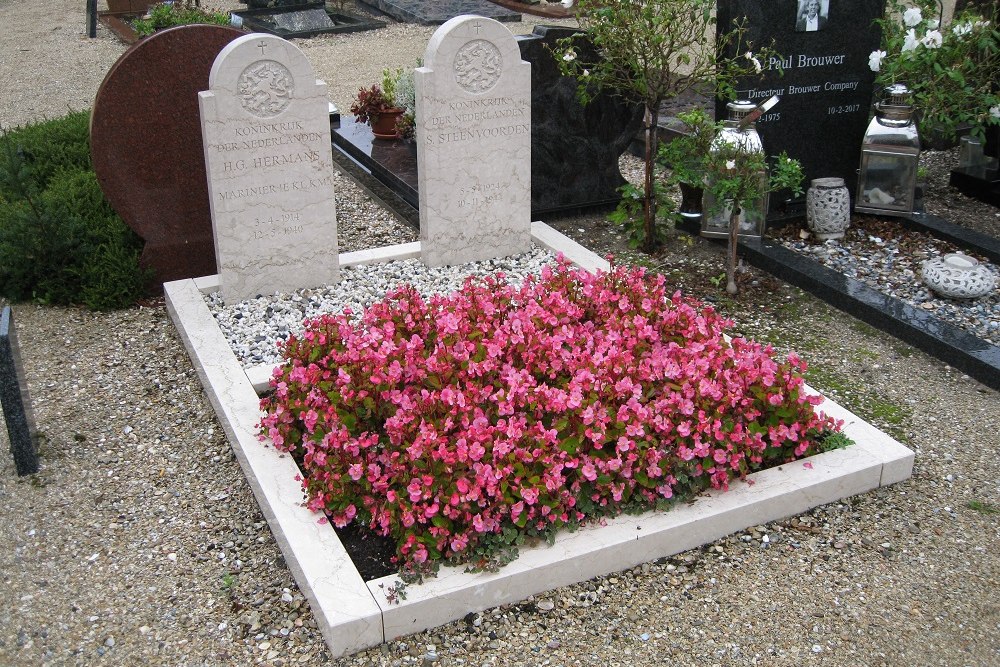 Dutch War Graves Roman Catholic Cemetery Sint Jeroen Noordwijk