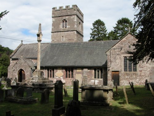 Oorlogsgraven van het Gemenebest St. Teilo Churchyard