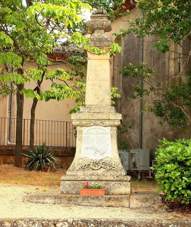 Monument Eerste Wereldoorlog Beaurecueil #1