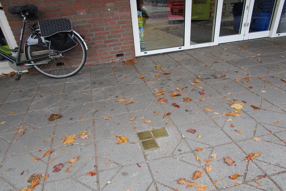 Stolpersteine Dorpsstraat 124 #2