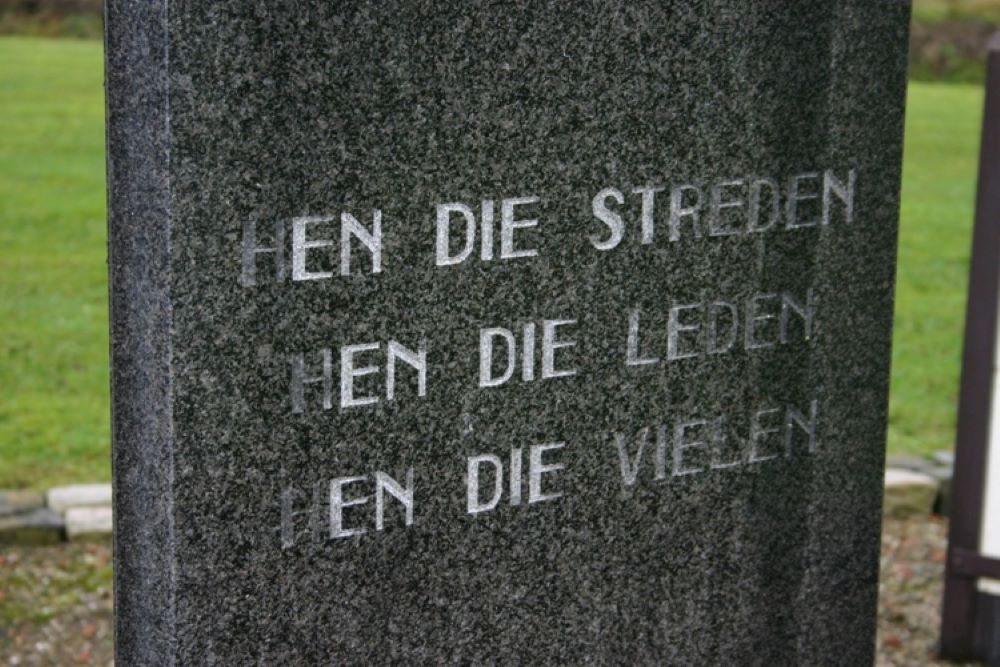 War Memorial Niekerk #4