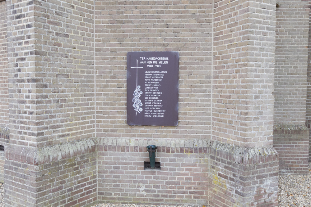 Plaquette Oorlogsslachtoffers Rooms Katholieke Begraafplaats Herwen #3