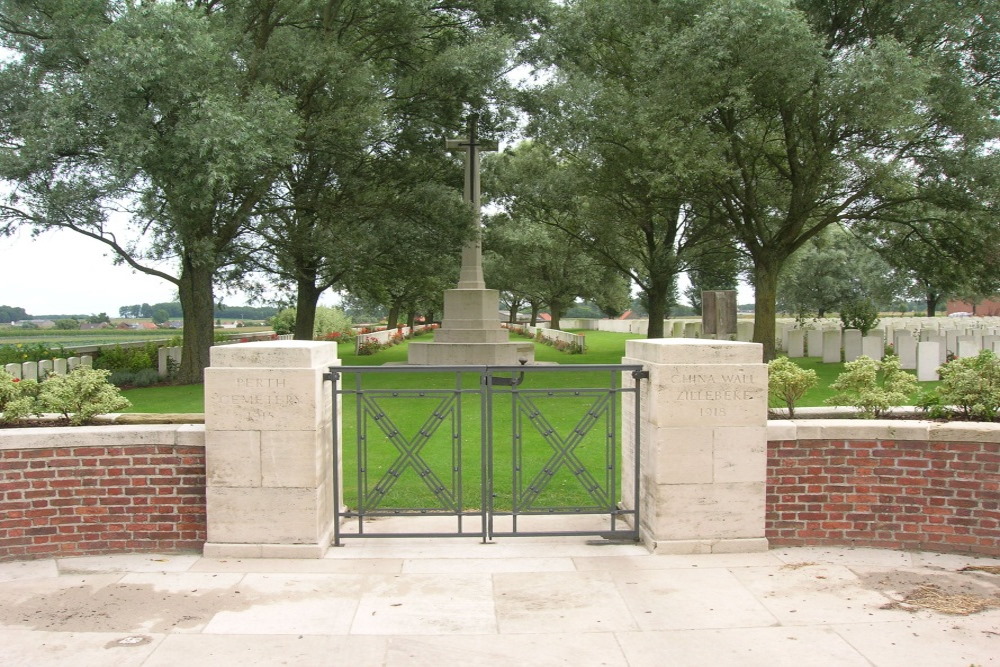 Commonwealth War Cemetery Perth (China Wall) #1