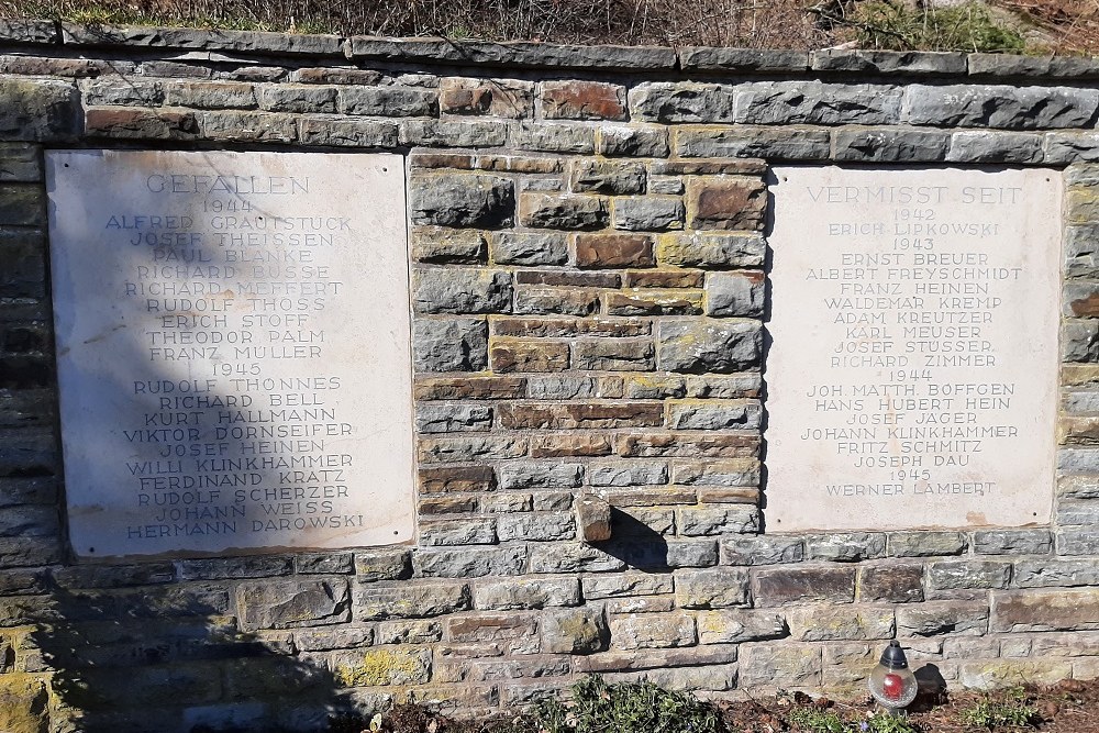 Oorlogsmonument Hellenthal #4