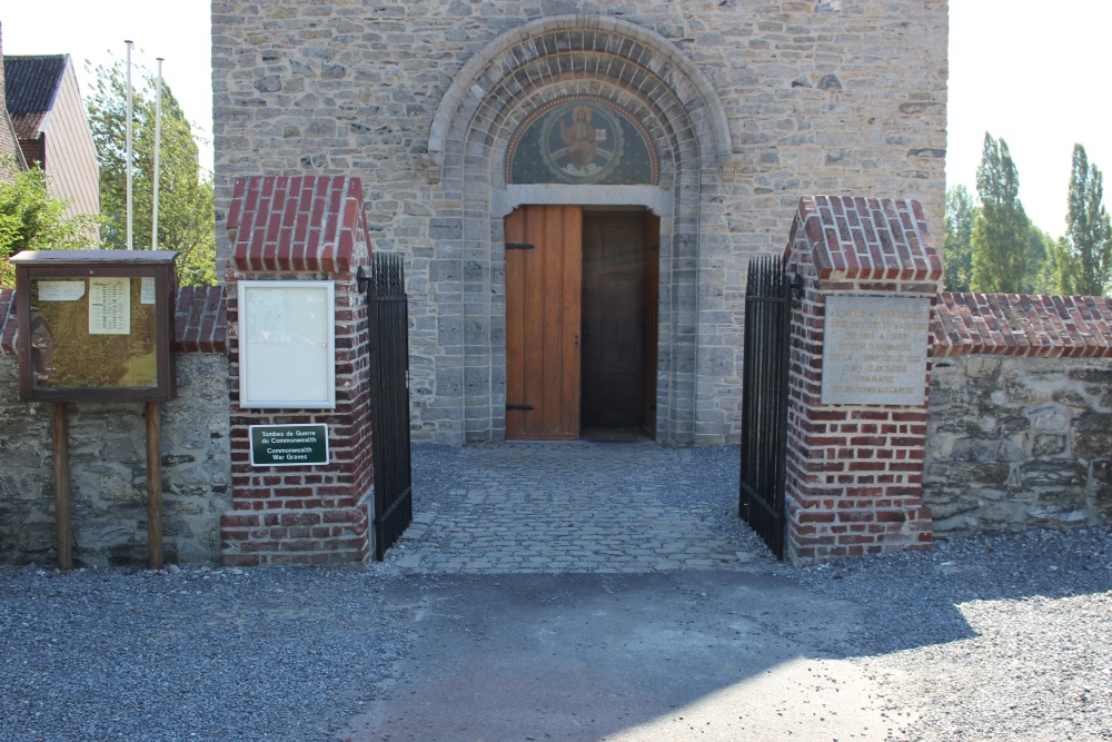 Oorlogsgraven van het Gemenebest Esquelmes Kerkhof #1
