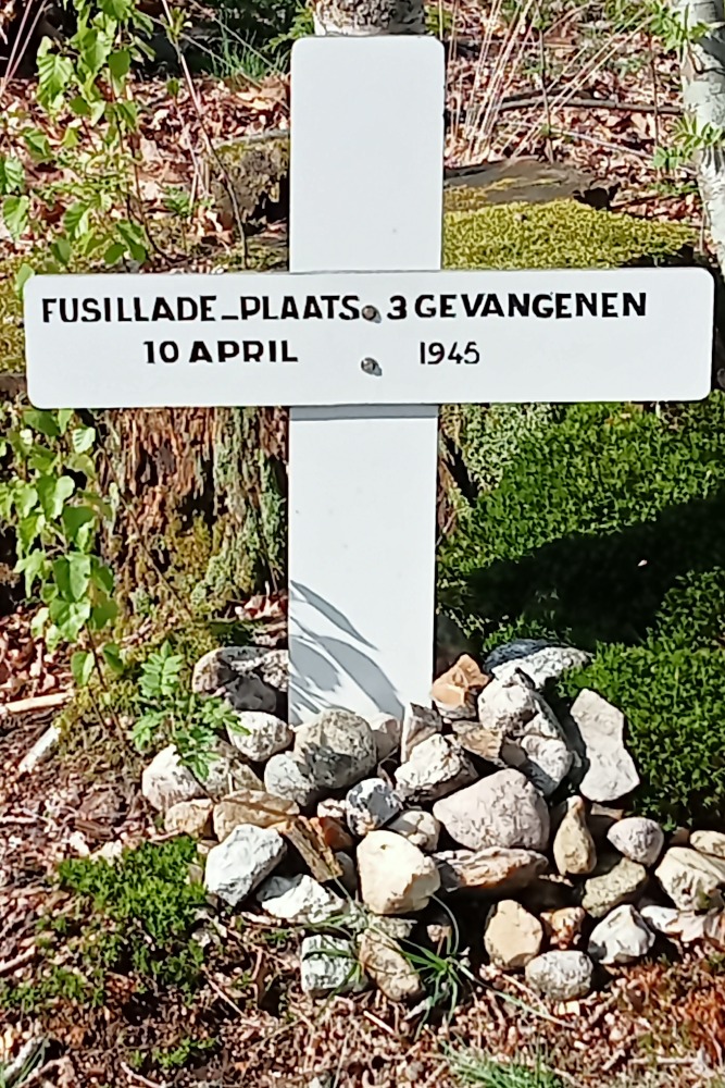 Monument Fusilladeplaats Wateren