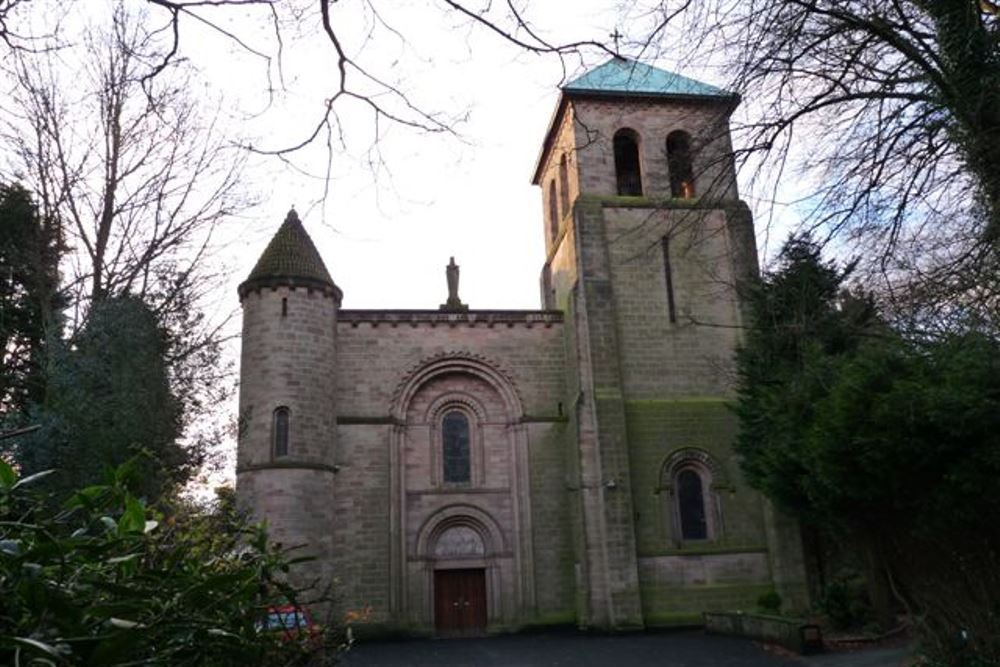 Oorlogsgraven van het Gemenebest St. Oswald Roman Catholic Churchyard