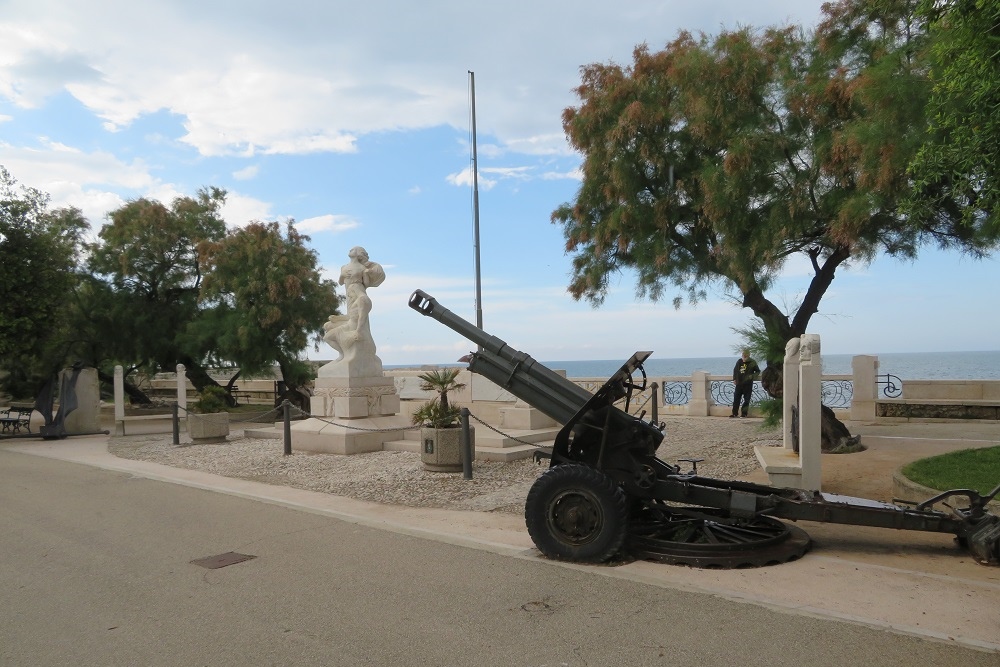 Monumento ai Caduti della Grande Guerra di Trani #1