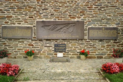 War Memorial La Chapelle-en-Juger #1