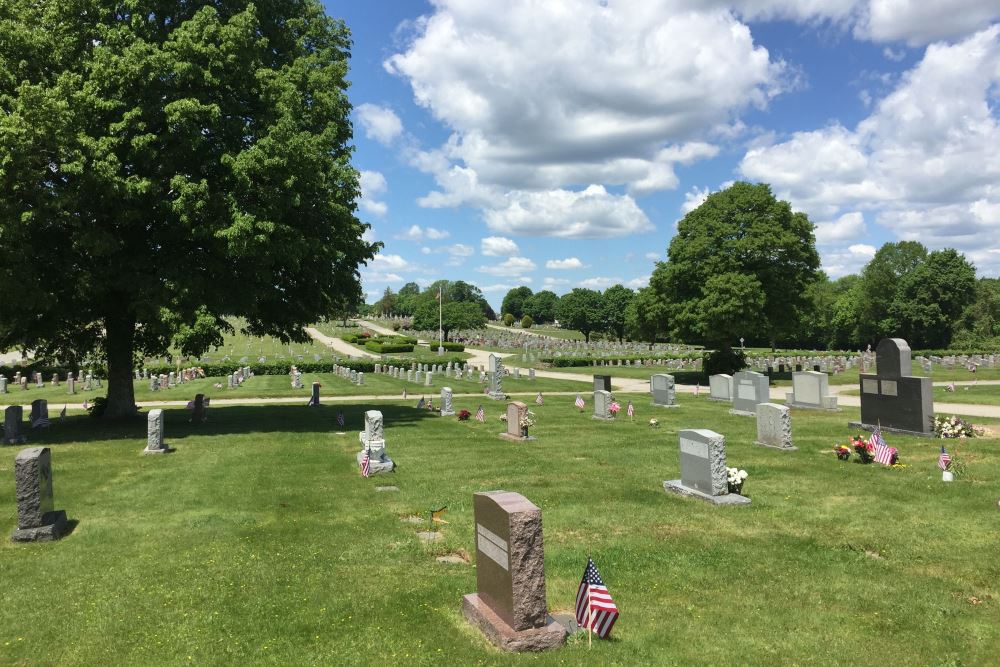 Commonwealth War Grave Notre Dame Cemetery