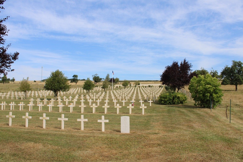Franse Nationale (Gemengde) Begraafplaats Brieulles-sur-Meuse #1