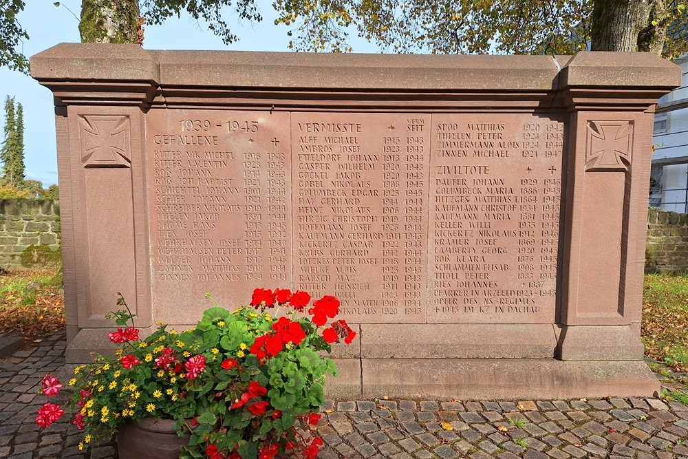 Oorlogsmonument Arzfeld #3