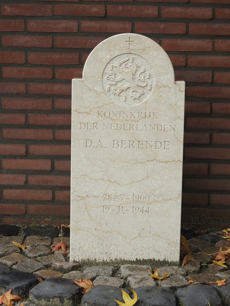 Dutch War Graves General Cemetery Geertruidenberg #2