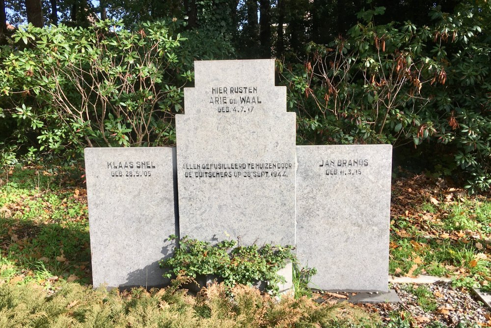 Dutch War Graves Old Municipal Cemetery Huizen