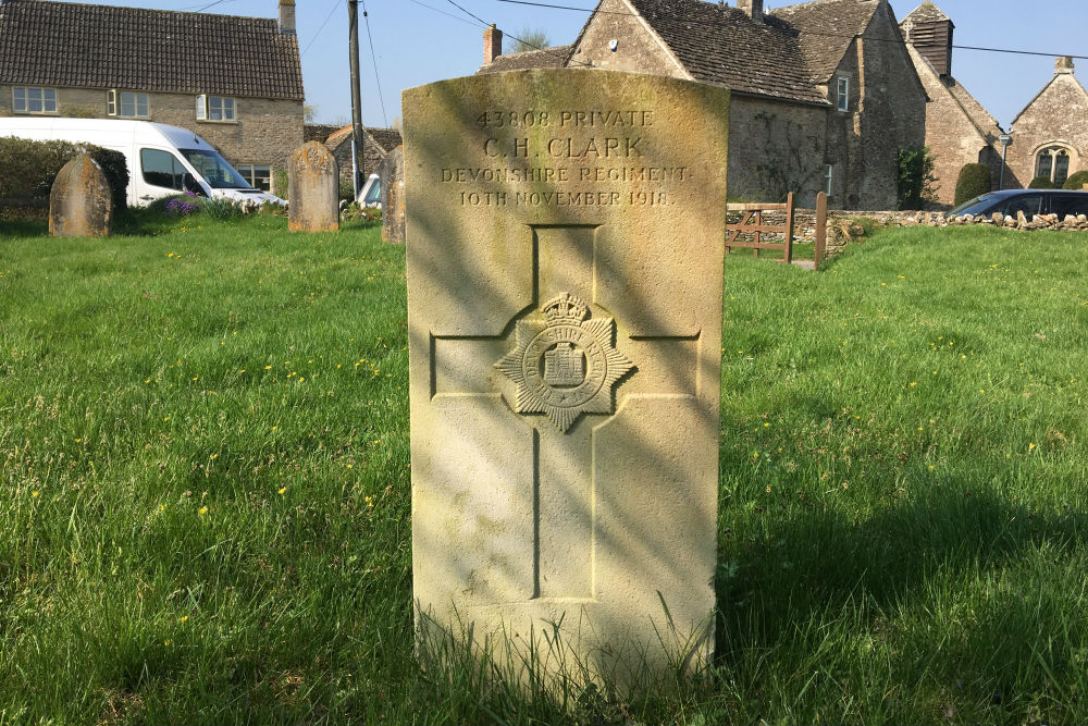 Commonwealth War Grave St. John the Baptist Churchyard Extension