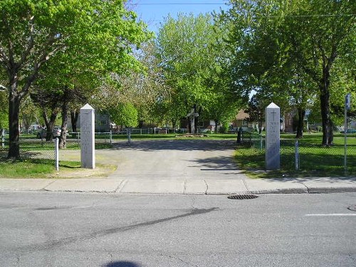 Oorlogsgraven van het Gemenebest Pointe-aux-Trembles Cemetery #1