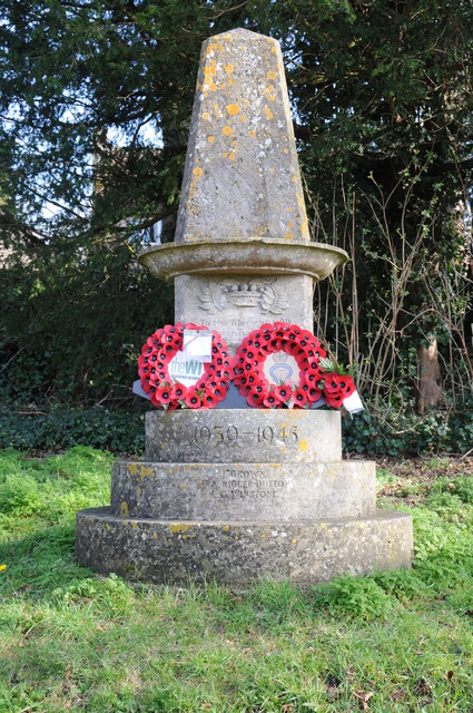 Oorlogsmonument Eastcombe #1