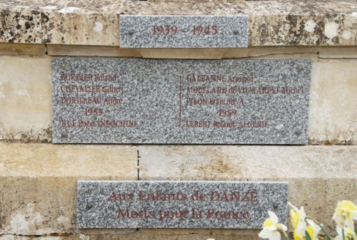 War Memorial Danzé #4