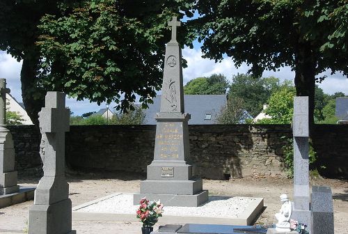 War Memorial La Martyre #1