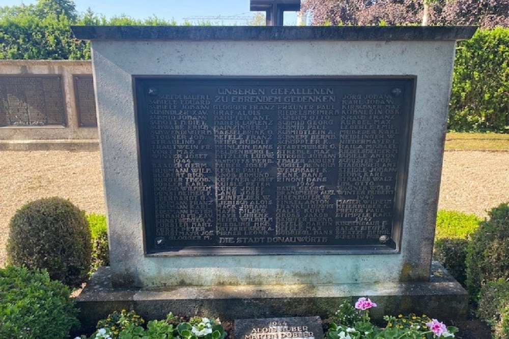 Monument Gesneuvelde Soldaten Eerste en Tweede Wereldoorlog #2