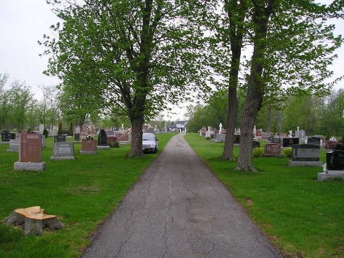 Oorlogsgraf van het Gemenebest Saint-Louis-de-Gonzague Cemetery