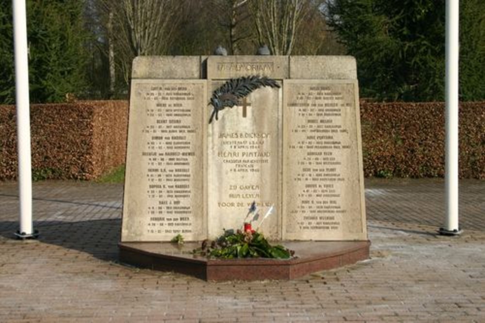 Monument Begraafplaats Eikenhof #1