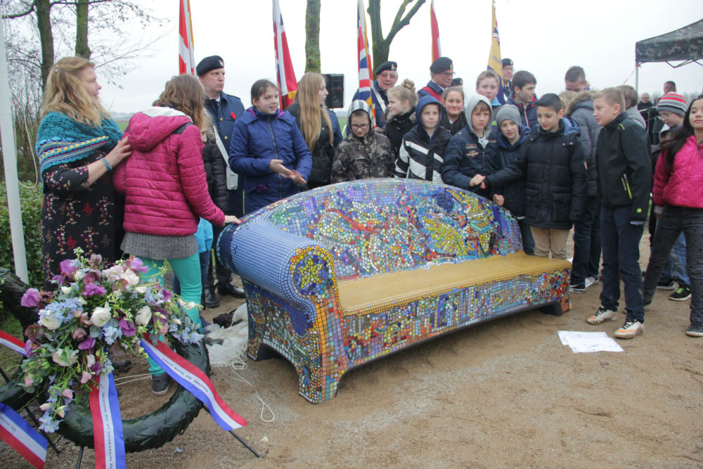 Freedom Bench Netterden #3