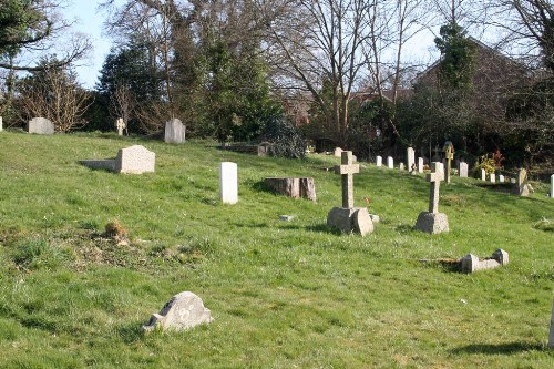 Oorlogsgraven van het Gemenebest St. Peter Churchyard Extension