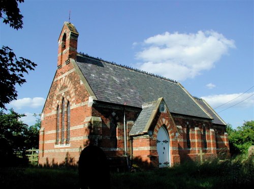 Oorlogsgraven van het Gemenebest St. Helen Churchyard