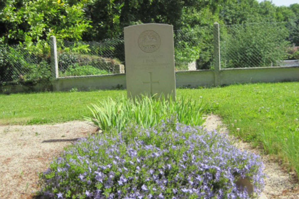 Commonwealth War Grave Magny-en-Bessin #1