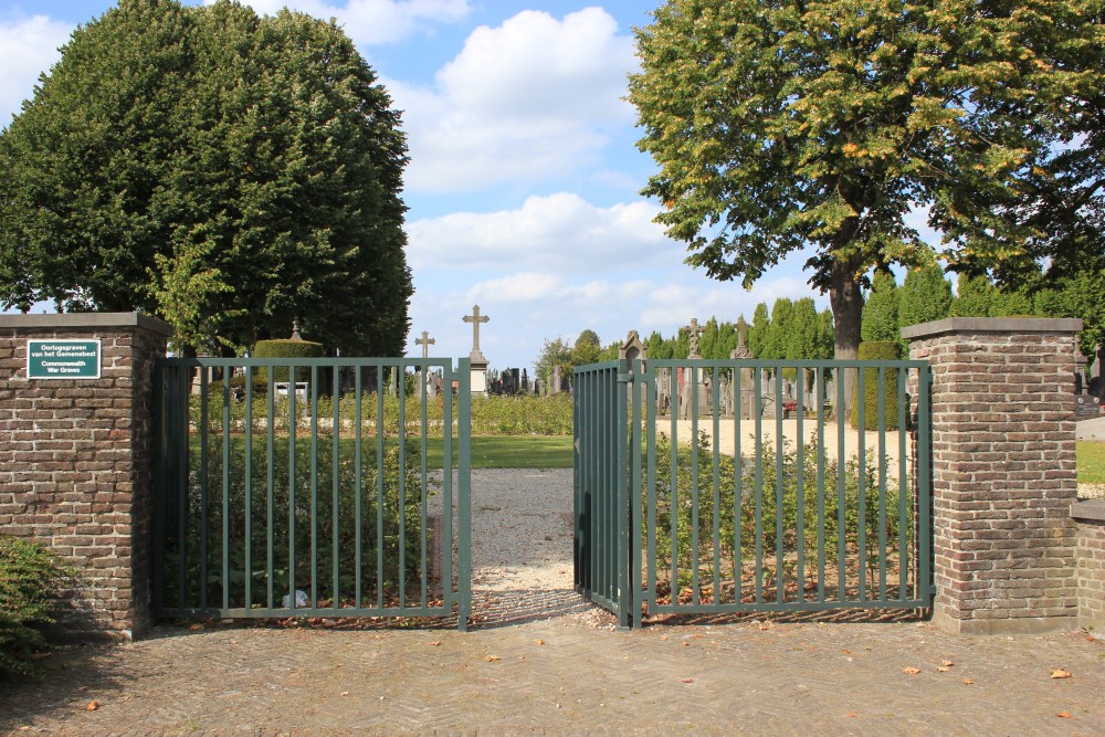 Oorlogsgraven van het Gemenebest Kortrijk #1