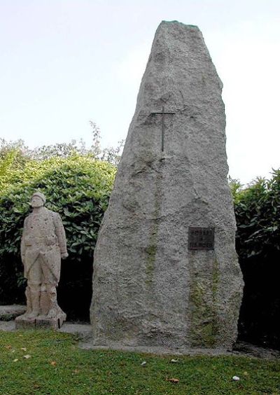 Oorlogsmonument Bohars #1