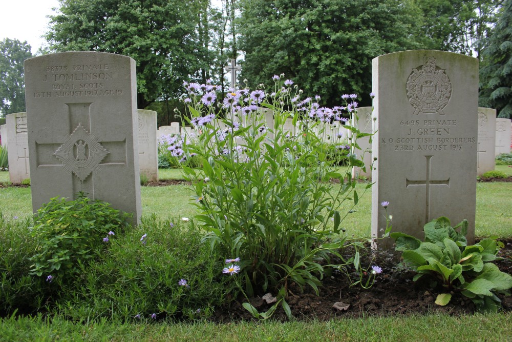 Commonwealth War Cemetery Hermies #3