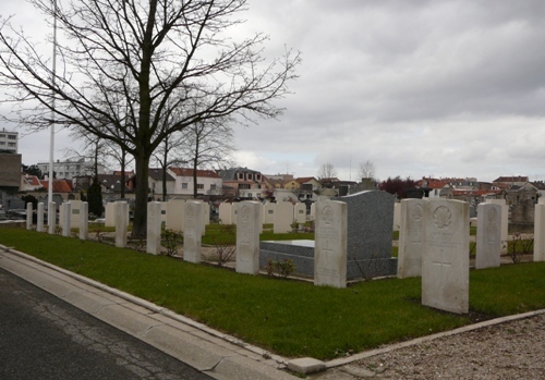 Commonwealth War Graves Joinville-le-Pont #1