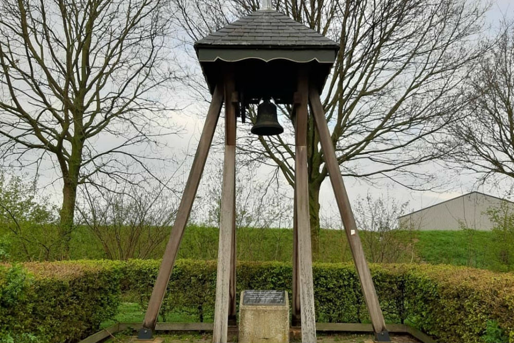 Liberation Memorial Klokkestoel Moerdijk