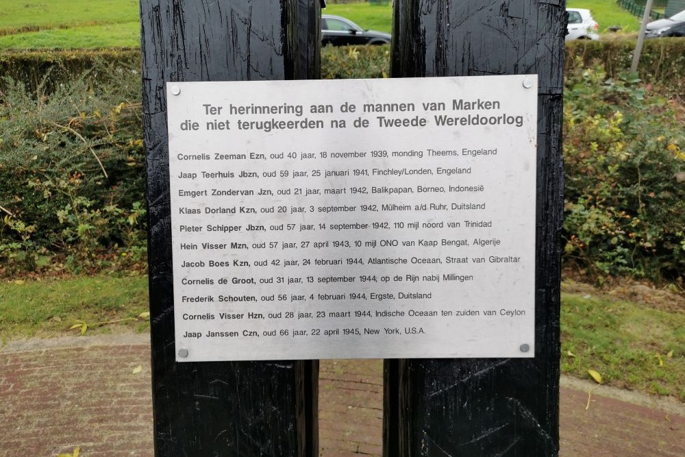 War Memorial Marken #2