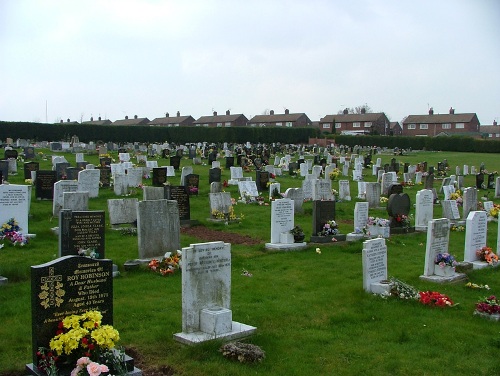 Commonwealth War Grave Elmton and Creswell Cemetery