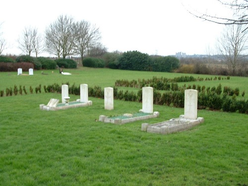 Commonwealth War Graves Roding Lane Cemetery #1