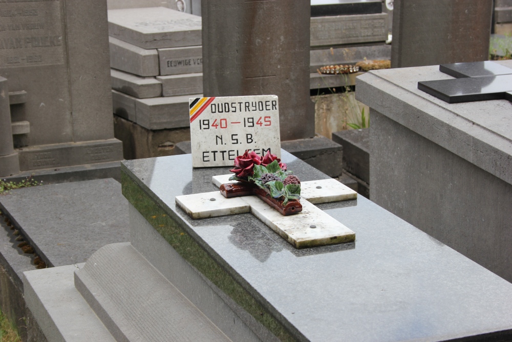 Belgian Graves Veterans Ettelgem #1