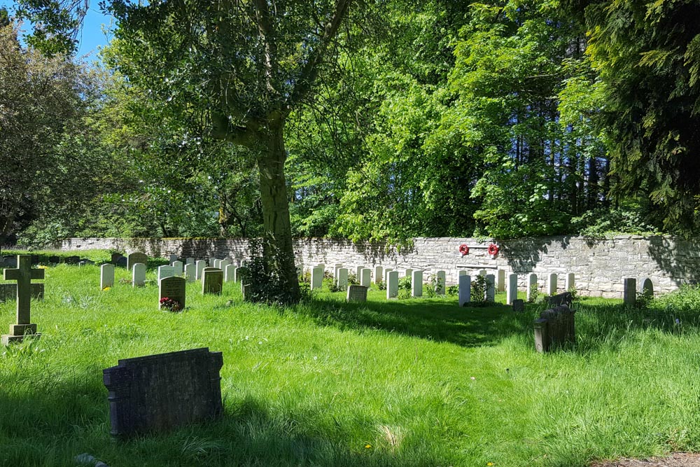 Commonwealth War Graves St. John the Baptist Churchyard Extension #3