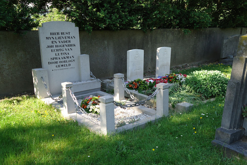 Dutch War Grave Reformed Dutch Cemetery Grevenbicht #1