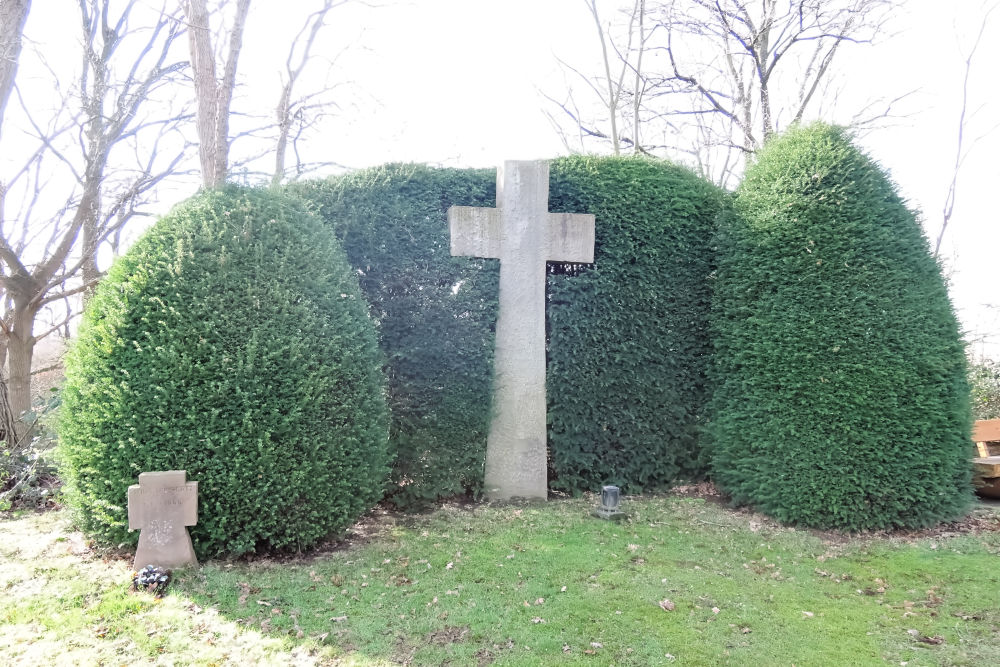 Duitse Oorlogsbegraafplaats Kirchberg #1